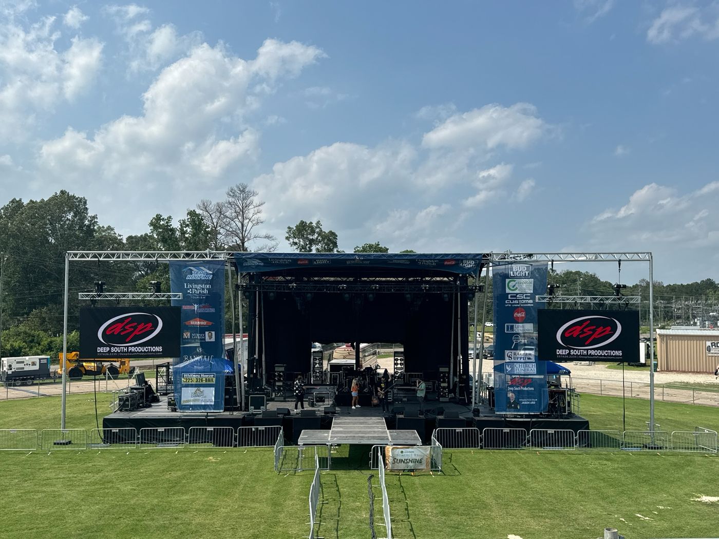 Mobile stage under an open sky for a civic event