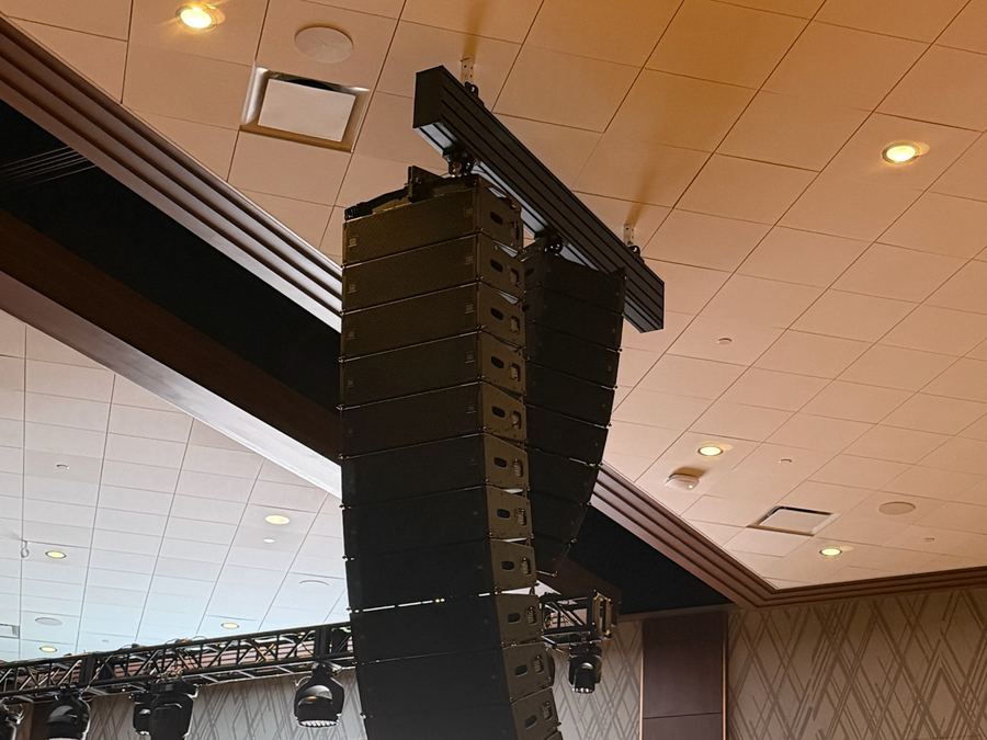 Flown line array